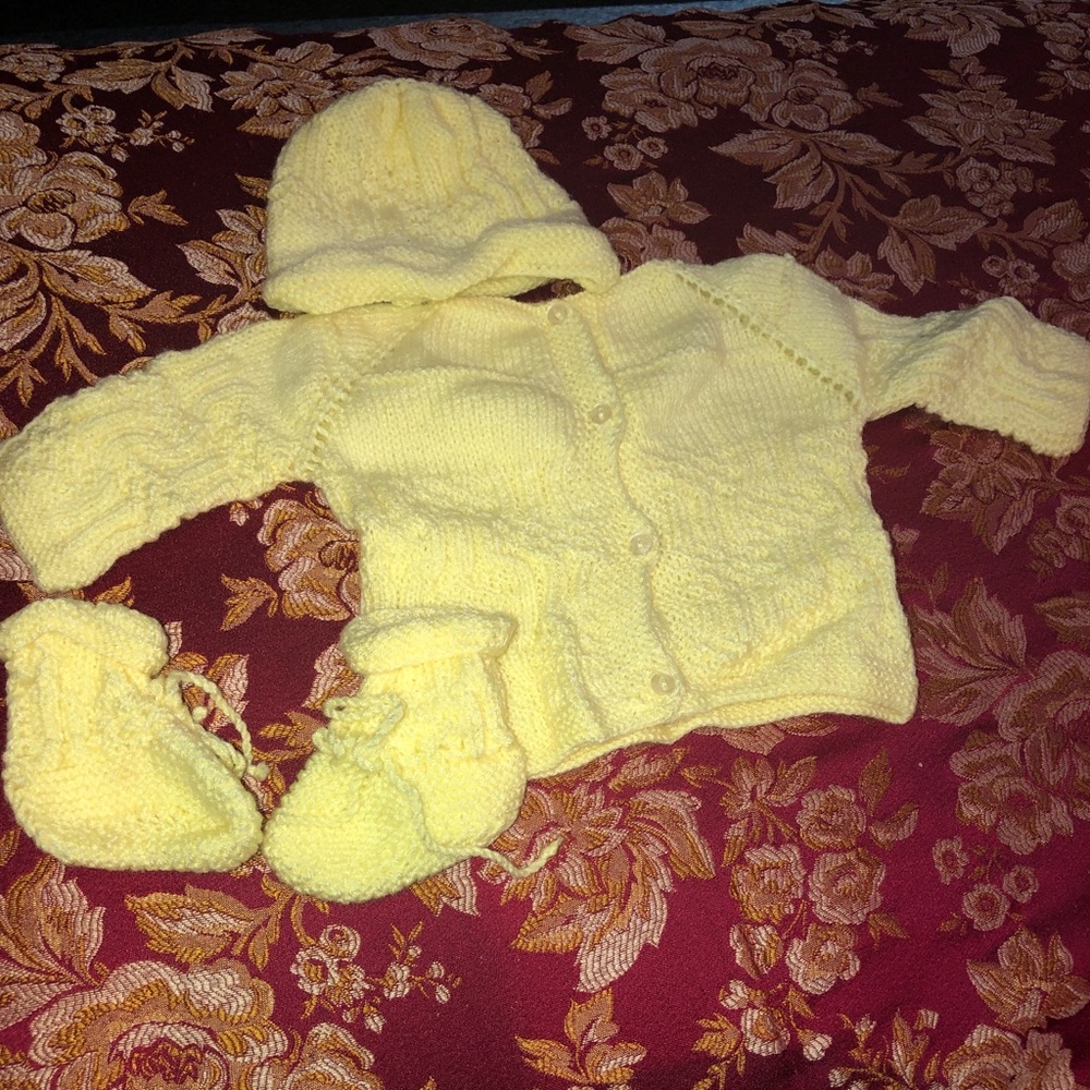 ECUADORIAN HANDMADE CROTCHET BABY CLOTHES